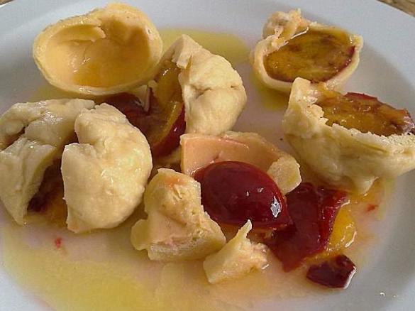Pflaumenknödel aus Nudelteig