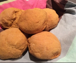 Kürbis-Dinkelvollkornbrötchen