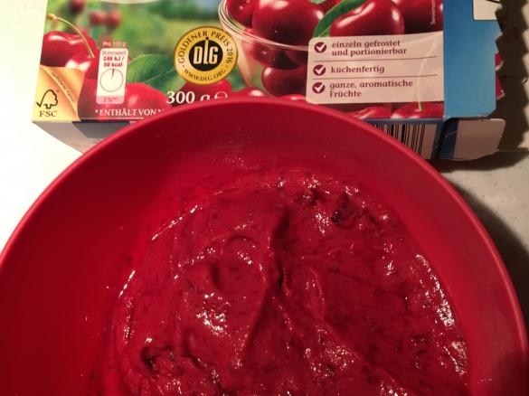 Sauerkirsch-Zitronen-Joghurteis