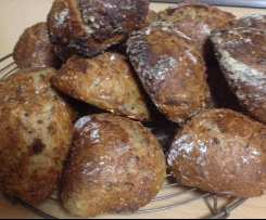 Meine Knusperknöpfle /Knusprige Körnersemmeln