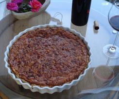 Herzhafte Quiche mit Käse und Schinken