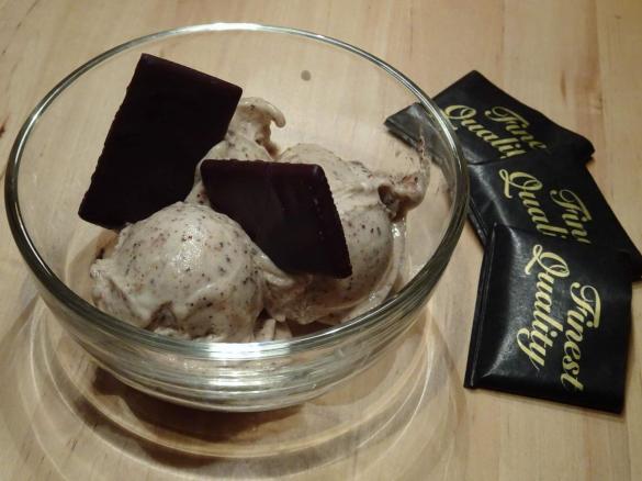 Exquisites After-Eight-Eis "light" - ohne Gluten, Ei und Milch