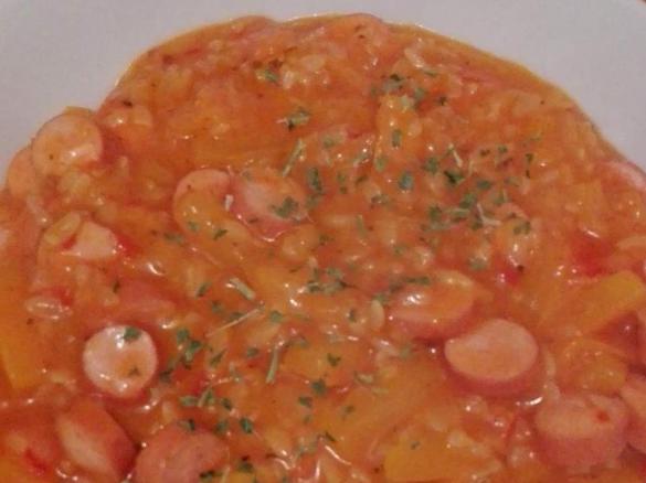 leichtes Wurstgulasch mit Nudeln .. WW