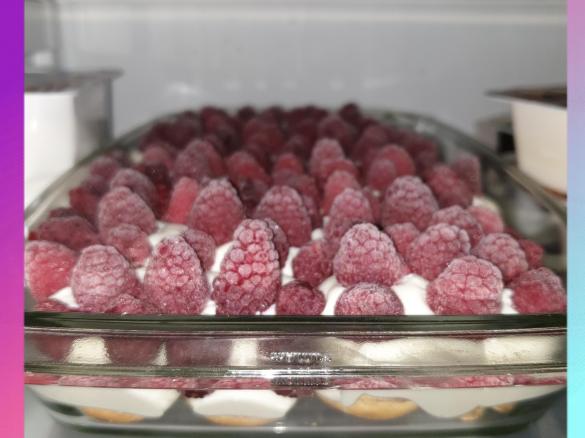 Himbeer Milchmädchen Windbeutel Dessert