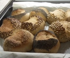 Ofenfrische Dinkel- Weizenbrötchen