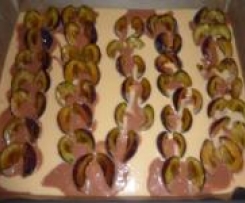 Variation von Whiskylikör-Kuchen mit Pflaumen