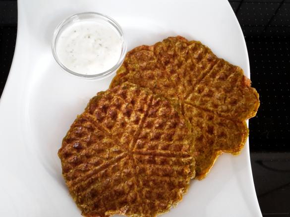 kalorienarme Gemüseküchlein mit Kräuterjoghurt  LF 30