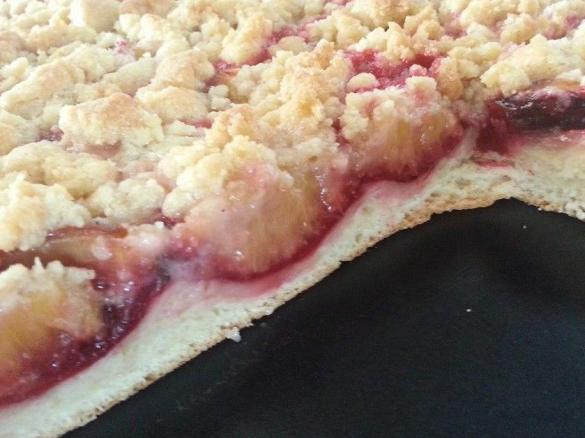 Zwetschgenkuchen mit Hefeteig