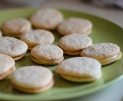 Macarons mit Marzipanfüllung