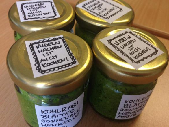 Kohlrabiblätter Cashewnüsse Pesto