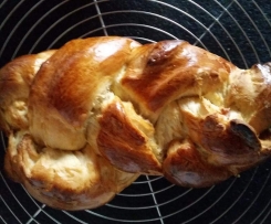 Hefezopf wie ihn bei uns jeder liebt