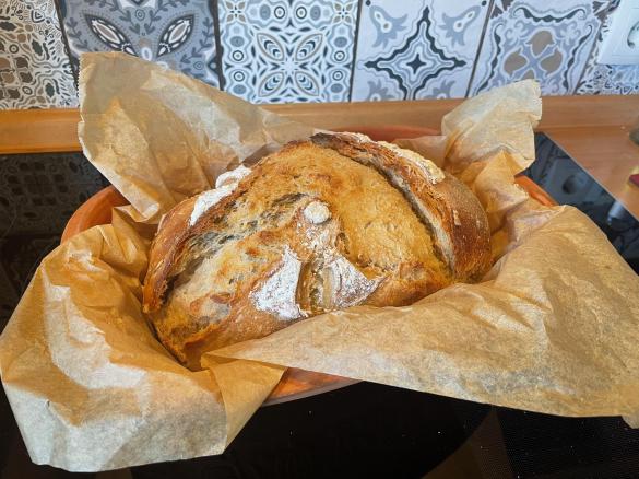 knuspriges Weizen-Dinkel-Roggenbrot