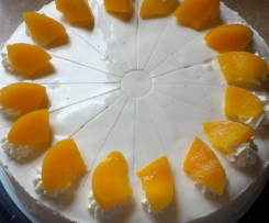 Pfirsich-Joghurtcreme-Torte -- Variation von Holunder-Joghurtcreme-Torte