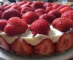 Sommertraum - schnelle Erdbeertorte mit Frischkäse (ohne Backen)