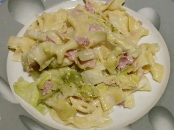 Spitzkohl mit Bandnudeln