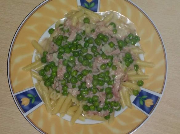 Schinkensoße mit Maccaronelli (oder einfach Nudeln)