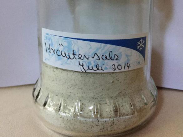 Variation von kräutersalz