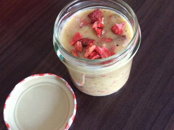 Weiße Nutella mit Erdbeeren