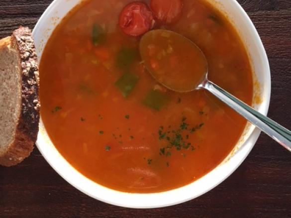schnelle Gemüsesuppe mit würzigem Grünkern