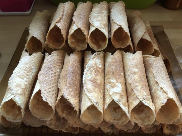 Waffelröllchen, Piepröllchen, Neujahrsröllchen, Waffelhörnchen, Eiserkuchen