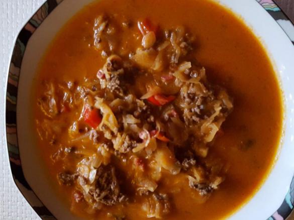 Sauerkrautsuppe mit Hackfleisch, Wiener  oder Cabanossi / Rezept des Tages