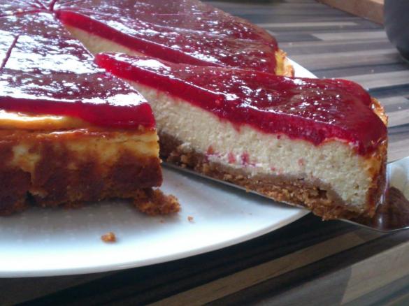 glutenfreier Weihnachts-Käsekuchen mit Spekulatiusboden