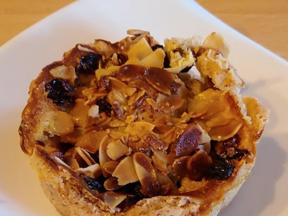 Obst-Tartelettes mit Rahmguss