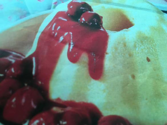 Vanillepuding mit Kirschen