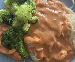 Lachs-Tomaten-Sauce zu Pasta