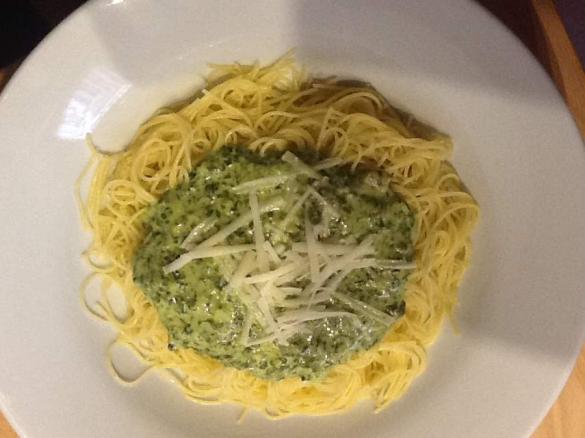 Spinat - Sahnesoße für verschiedene Nudelsorten geeignet 