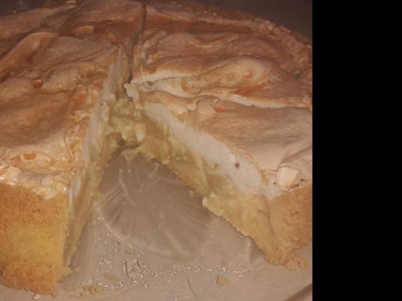 Rhabarberkuchen mit Schmand und Baiser