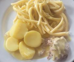 Eisbein in Senfsoße mit Makkaroni und Kartoffeln