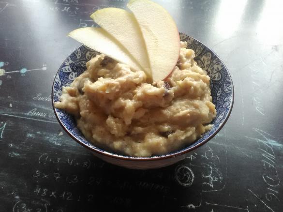 Fitness-Porridge mit Apfelstrudelgeschmack