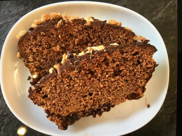 Erfrischender Schokokuchen mit gerösteten Mandeln