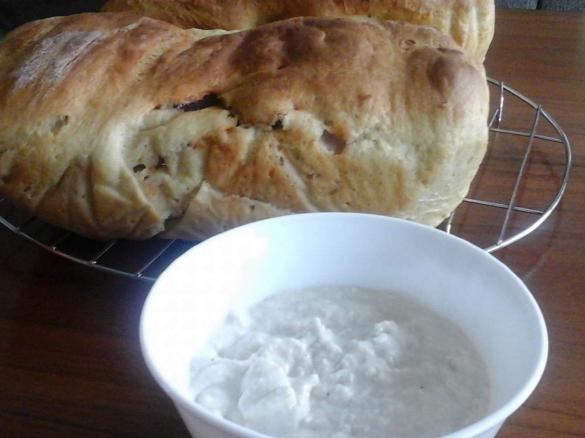 Antivampir Dip vegan, Knoblauchcreme, Knoblauchsoße, Knoblauchsauce zum Grillen oder Raclette 