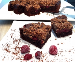 Schoko-Himbeer-Kuchen mit Mandel-Kokos-Streuseln (glutenfrei & Haushaltszuckerfrei)