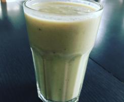 Avocado - Banane - Mandelmilch - Smoothie