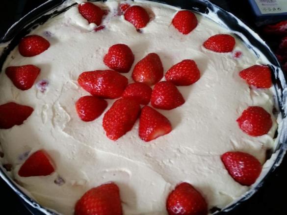 Paradiesische Erdbeertorte