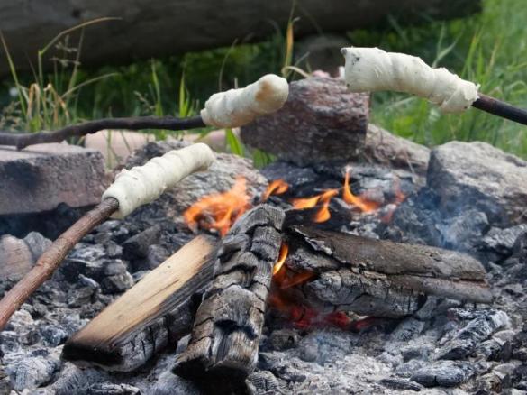 Herzhaft pikanter Stockbrot-Teig