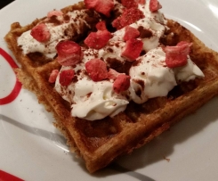 Buttermilch-Vollkorn-Waffeln mit Apfelstückchen