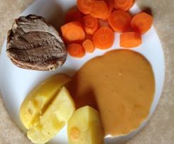 Schweinefilet mit Kartoffeln, Karotten und Soße (all in one)