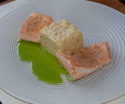 Püree von der Petersilienwurzel mit Lachs und Petersiliensauce