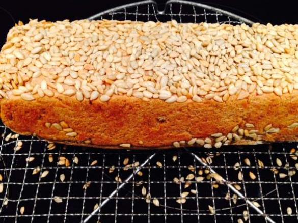 Herzhaftes Sauerteigbrot mit Schinken
