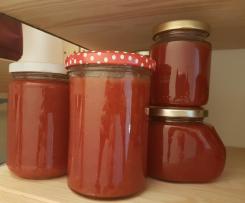 Erdbeermarmelade mit Bourbonvanille verfeinert