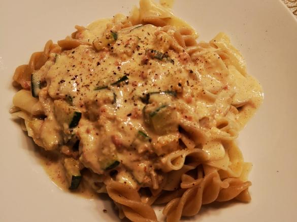 Vollkornnudeln mit Wallnusssauce