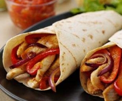 Gefüllte Weizentortillas m. Schweinefleisch