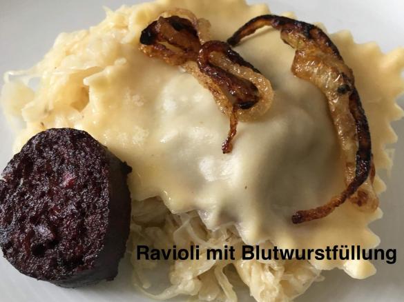 Ravioli mit Blutwurstfüllung
