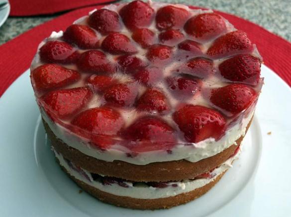 Erdbeer-Frischkäse-Torte