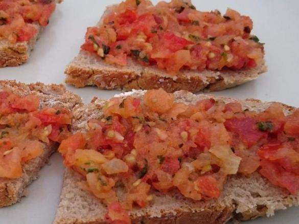 Variation von Bruschetta 