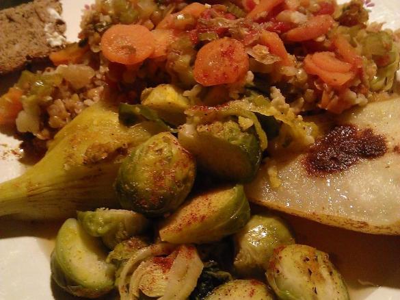 Blumenkohl wie Reis mit Fenchel Kohl Gemüse und Sellerie Tomaten Soße - vegan - veggie - kalorienarm - gesund - fitness